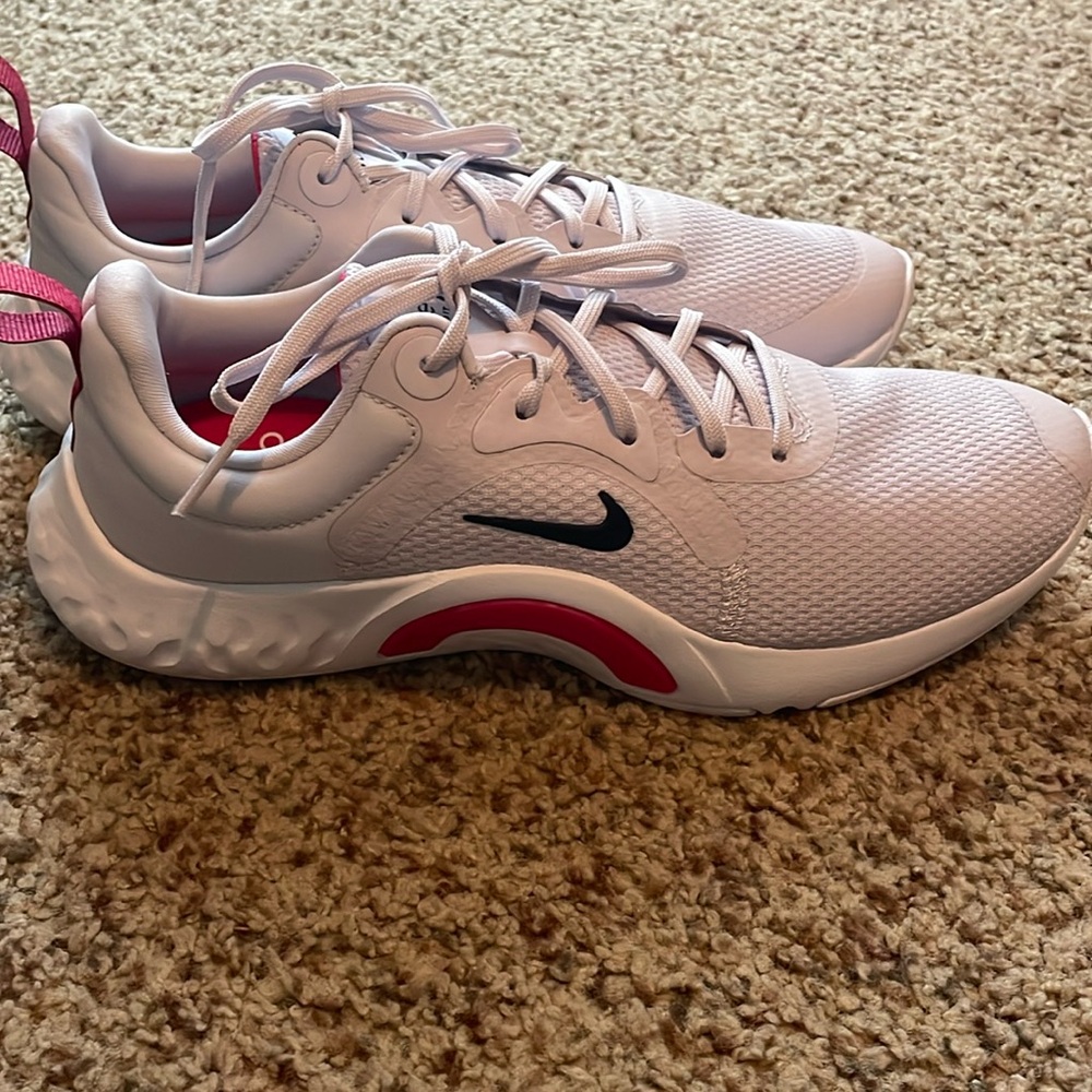 Brand new size 7.5 Nike shoes